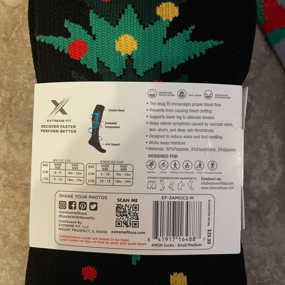 NWT Extreme Fit Christmas Graduated Compression Socks, S/M, 3 pairs - Picture 2 of 5